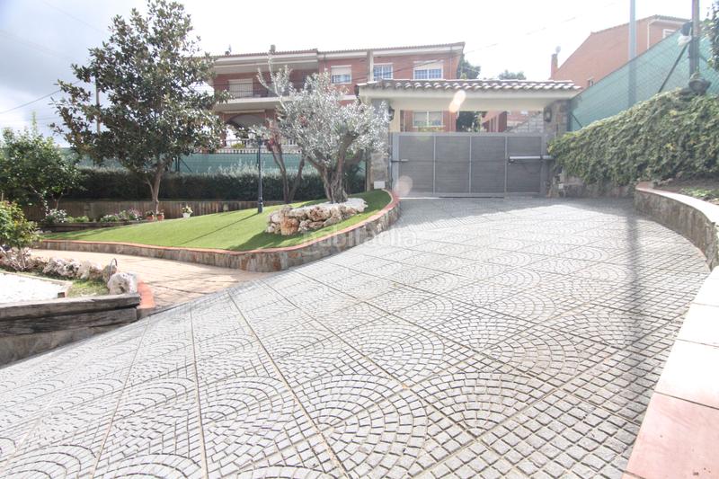 Foto 340a4844-072b-48b5-9159-2a28e5ed1fb2. Chalet con camino riscaldamento parcheggio piscina in Abrera