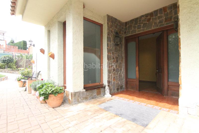 Foto 42ee0694-6ea4-46b8-9e4e-8577eb751c0b. Chalet con camino riscaldamento parcheggio piscina in Abrera