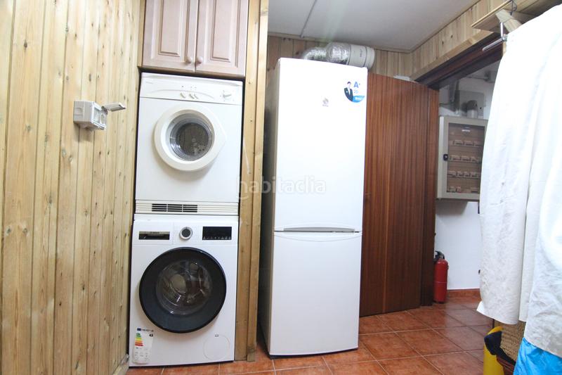 Foto 47c2a94e-fe4d-43f8-a667-59a67c3da033. Chalet con camino riscaldamento parcheggio piscina in Abrera