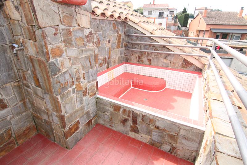 Foto 5d34bb16-2cfc-4713-a89e-df0105b6a6b6. Chalet con camino riscaldamento parcheggio piscina in Abrera