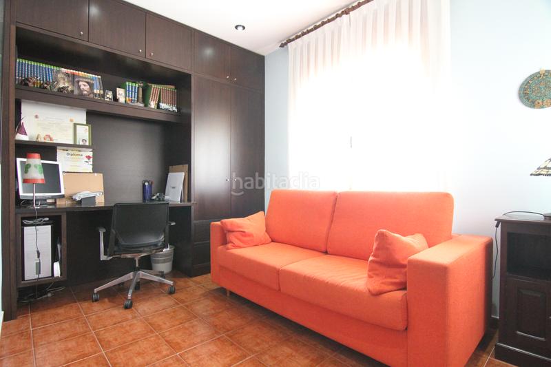 Foto 6598daf6-6a35-46eb-8f68-19e54f82b482. Chalet con camino riscaldamento parcheggio piscina in Abrera