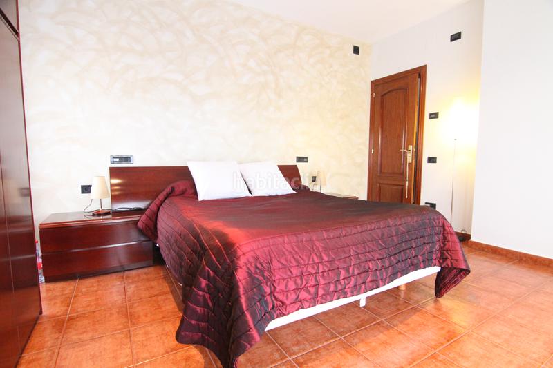 Foto 674e0429-2067-4155-af52-b35e7de9ec43. Chalet con camino riscaldamento parcheggio piscina in Abrera