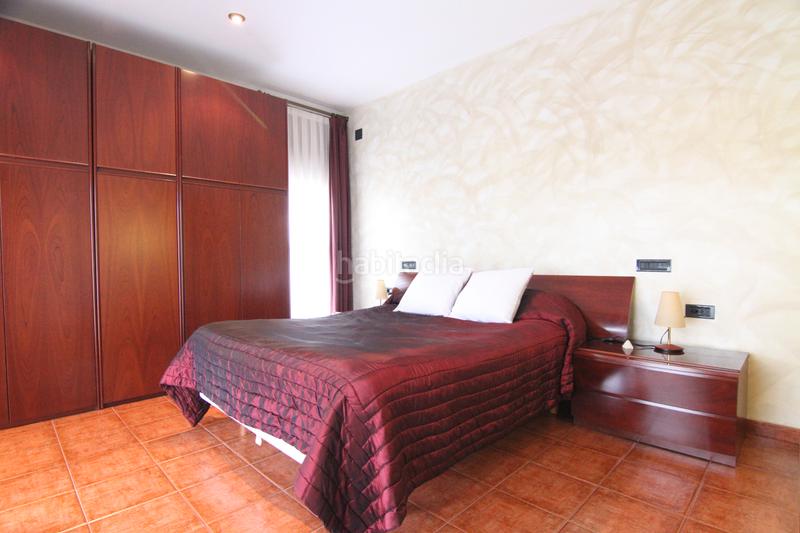 Foto 68ce4c88-7763-4114-ba7c-fe1276c90f49. Chalet con camino riscaldamento parcheggio piscina in Abrera