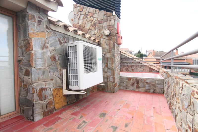 Foto 7908f756-5010-4edd-a41f-b1d4257cfd04. Chalet con camino riscaldamento parcheggio piscina in Abrera