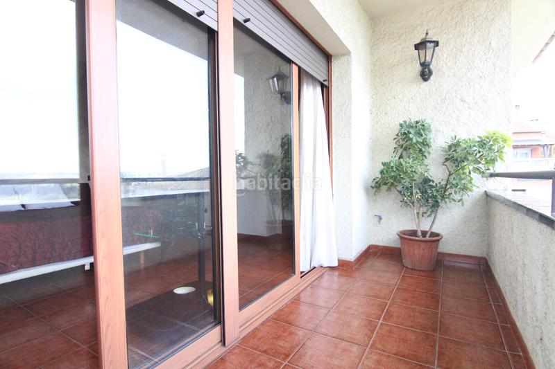 Foto 7f2c94f4-ff8e-4954-b973-d69c262789dc. Chalet con camino riscaldamento parcheggio piscina in Abrera