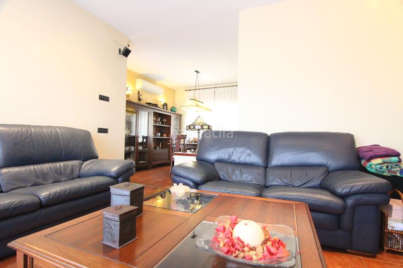 Foto 8d255d6a-3171-4c21-8a40-77d2dba40bc4. Chalet con camino riscaldamento parcheggio piscina in Abrera