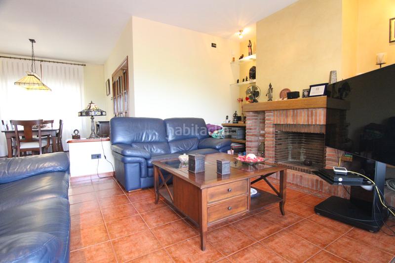 Foto 971194b4-c4e8-4515-896b-8a464651bd4b. Chalet con camino riscaldamento parcheggio piscina in Abrera