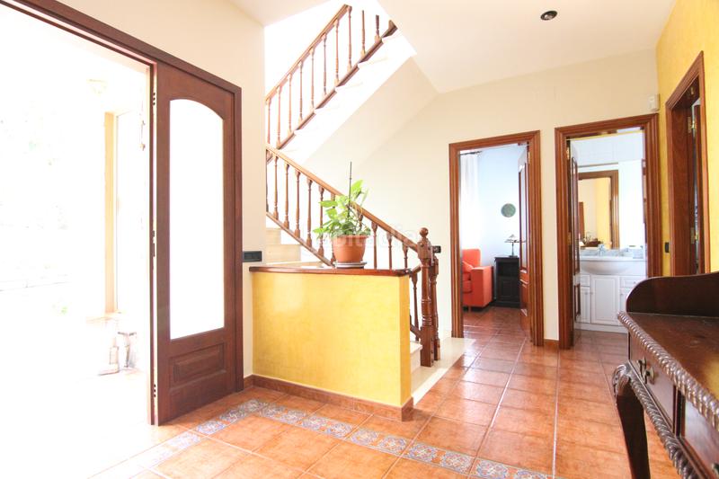 Foto a993a1c6-808b-440b-8961-c773582b7dd8. Chalet con camino riscaldamento parcheggio piscina in Abrera