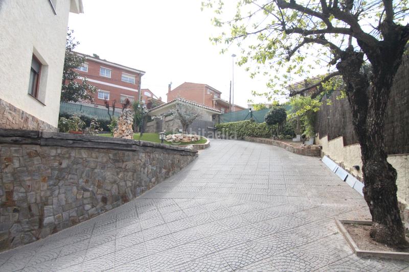 Foto c675707f-179c-4dde-83c6-d7d619766c41. Chalet con camino riscaldamento parcheggio piscina in Abrera