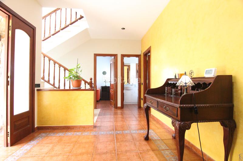 Foto d687f6e0-7023-432e-82bc-a8663d442260. Chalet con camino riscaldamento parcheggio piscina in Abrera