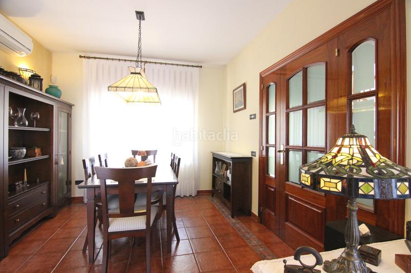 Foto e4668905-0992-4d8a-ae22-75e45ea19b20. Chalet con camino riscaldamento parcheggio piscina in Abrera