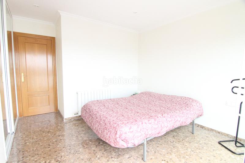 Foto 5006dcde-79d1-4068-a777-81dbf3c6f17f. Haus mit kamin heizung parking pool in Abrera