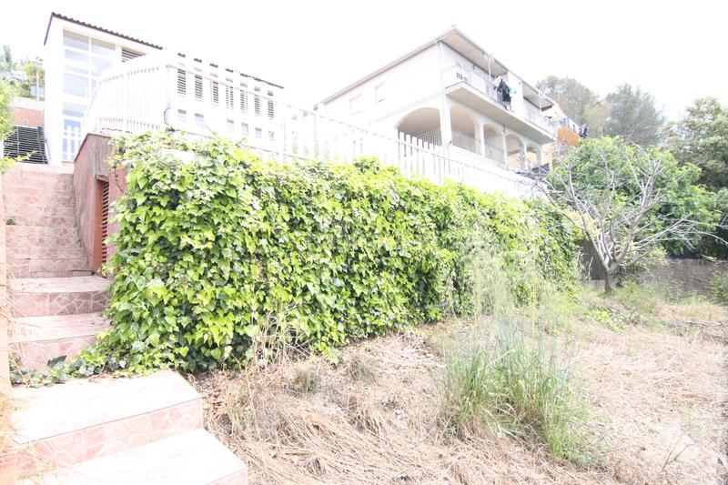 Foto 63b60e80-2f4a-4933-ac07-9d139c940639. Haus mit kamin heizung parking pool in Abrera