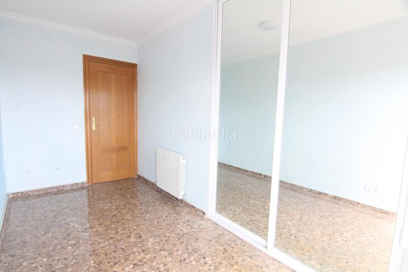 Foto 94acc9eb-5e9c-45f4-a629-758f493dc1b9. Haus mit kamin heizung parking pool in Abrera