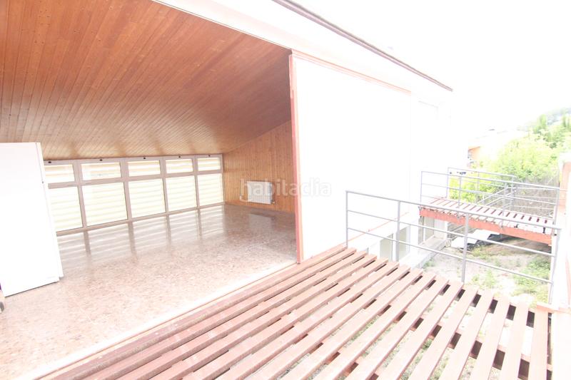 Foto c6ddf500-21c0-468d-bf38-4ba713e627ad. Haus mit kamin heizung parking pool in Abrera