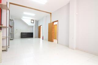 Location Local commercial à Plaça de catalunya 54. Local de 236 m2 en lloguer a plaça catalunya