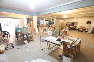 Lloguer Local Comercial a Olesa de Montserrat. Amplio local comercial a pie de calle en ubicación estratégica e