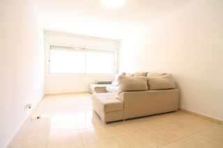 Flat in Olesa de Montserrat. ¡amplia planta baja de 4 habitaciones en pleno centro de olesa,