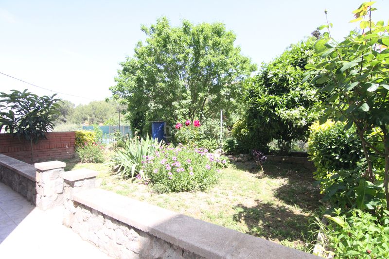 Foto 912c0d5c-3a65-4630-9fb1-e796c5864d30. Casa con camino riscaldamento piscina in Abrera