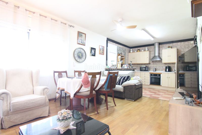 Foto a3b41a00-1dfb-4a65-bcea-b95f766102ae. Casa con camino riscaldamento piscina in Abrera