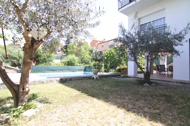 Foto cf95b6b8-59b9-4dcc-8a76-e3e3ac7cfcd1. Casa con camino riscaldamento piscina in Abrera