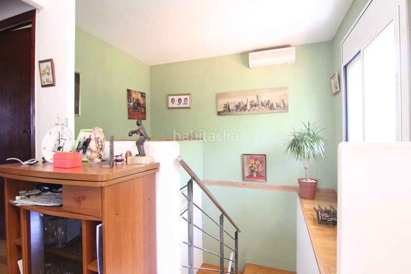 Foto e29850d0-6456-40e9-9e29-2bf4cd6cc293. Casa con camino riscaldamento piscina in Abrera