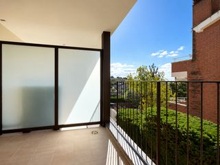 Appartement à Plaça jordana 4. Habitatge nou a estrenar amb entrega immediata, 3 habitacions, t