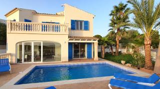 Chalet in Llucmajor Interior. Espectacular villa en cala pi