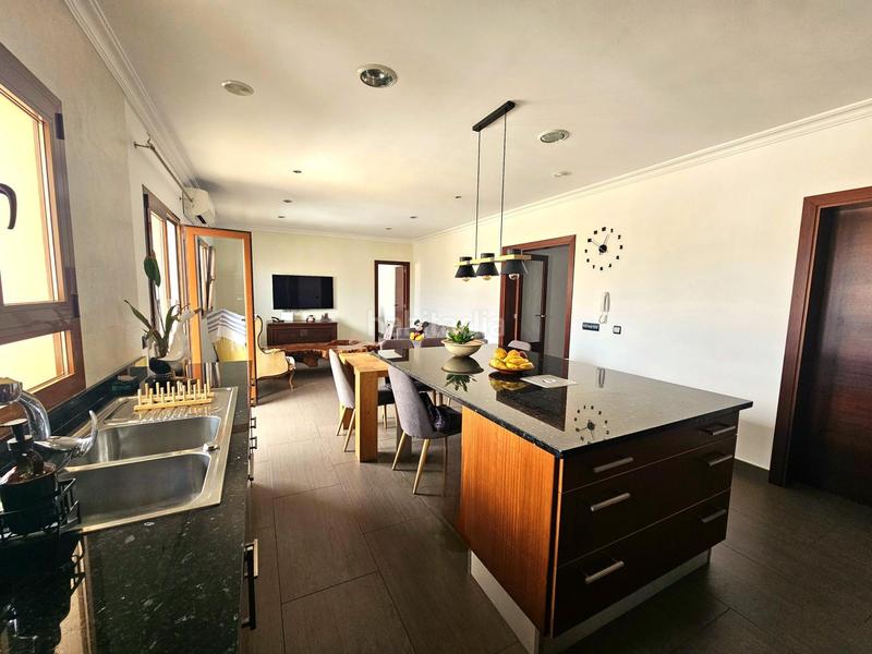 Foto 1d44ebbb-9e0b-46ca-af53-9ed615a5501a. Rent penthouse in Campos