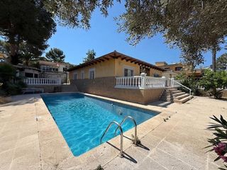 Xalet a Palmanova. Exclusivo chalet con piscina y casa de invitados independiente e