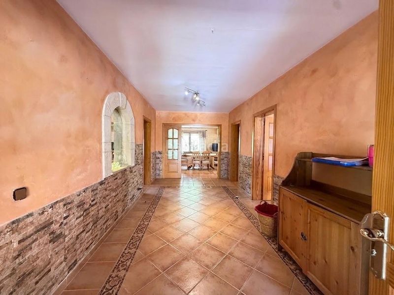 Foto a39dfdc2-ddd4-48bf-9596-65d5007fbf66. Chalet exclusivo chalet con piscina y casa de invitados independiente en Palmanova, mallorca en Calvià
