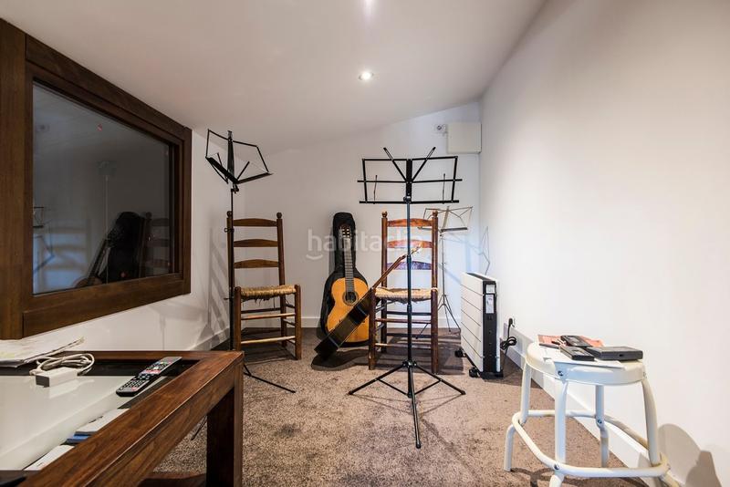 Foto 21342356-860a-487d-8530-af9b1133c83b. Chalet with heating parking in Castellfollit del Boix