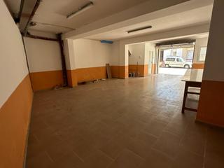 Local commercial à Centre. Venta local comercial en igualada zona fátima 73m2 seminuevo!!