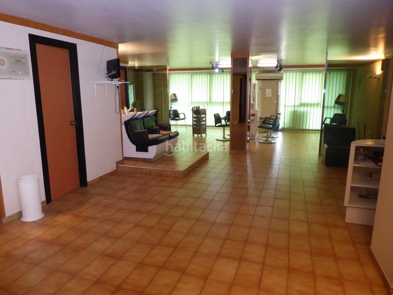 Foto e07dbfe7-aac5-4a79-a659-12208dce5bef. Lloguer local comercial a Poble Sec Igualada