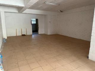 Lloguer Local Comercial a Llevant. Alquiler almacén en igualada zona barrio de les flors