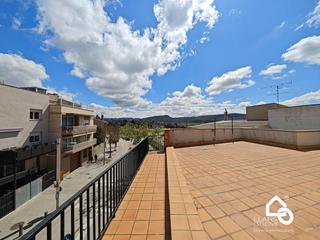 House in Llevant. Venta casa en igualada zona barri st. crist garaje y jardn!!