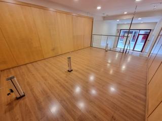 Lloguer Local Comercial a Centre. Alquiler local en igualada zona centro 70m2!!