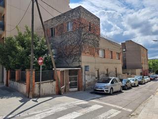 House in Llevant. Venta casa en igualada zona passeig verdaguer dos pisos independ
