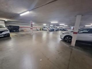 Aparcament cotxe a Vilanova del Camí. Venta 10 parkings y 2 trasteros en vilanova del camí zona centro