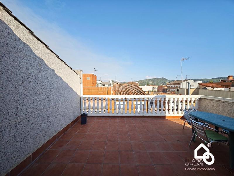 Foto 9b36c681-8e72-45e6-a118-706043d25b4a. Piso venta piso zona estación buhardilla y dos terrazas!! en Vilanova del Camí