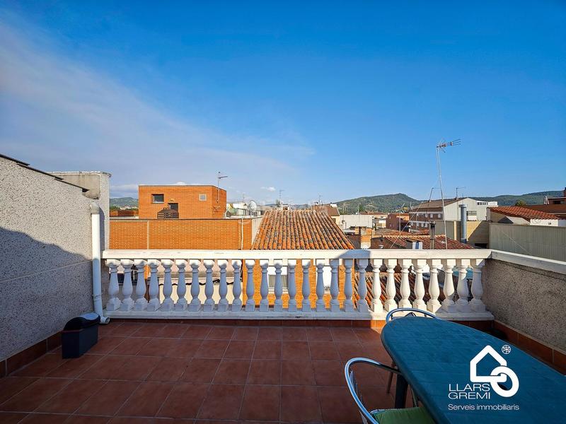 Foto a905997b-290e-48f7-9be9-f75c1c99a85b. Piso venta piso zona estación buhardilla y dos terrazas!! en Vilanova del Camí