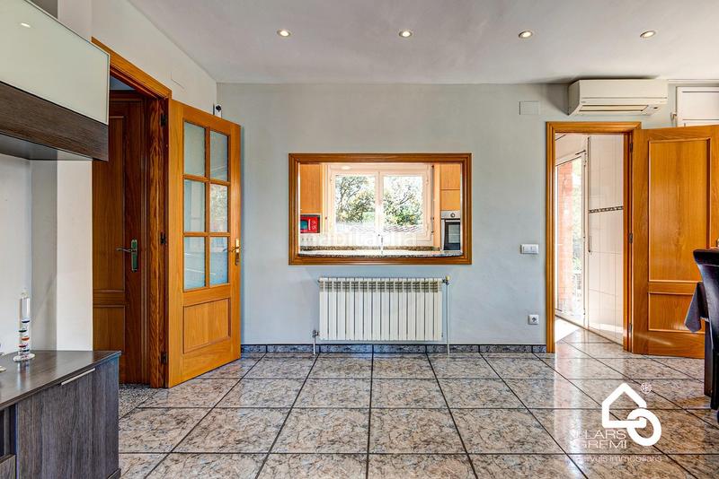 Foto 0cba582b-79d3-46f8-ae13-cfb63630de92. Xalet amb calefacció aparcament a Jorba