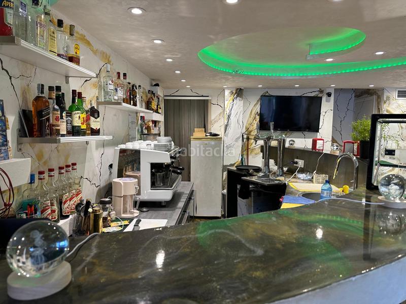 Foto 92bd7f08-ca21-49b8-b771-be22a1b5fc66. Alquiler local comercial traspaso local comercial zona cal font!! en Igualada