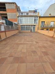 Pis a Llevant. Venta piso en igualada 114m2, terraza y almacén de 220m2!!