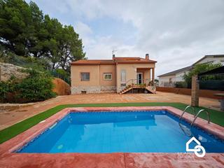 Casa a Piera. Venta casa en piera zona can claramunt jardín, piscina y garaje!