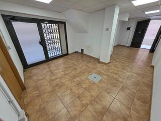 Miete Geschäftsraum in Centre. Alquiler local comercial en igualada zona centro!!