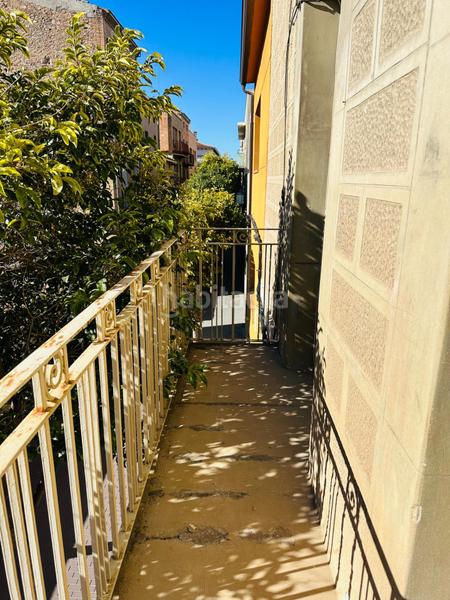 Foto 0b8a7cfd-1efc-4477-ad26-5626419731d7. Casa amb calefacció aparcament a Centre Igualada