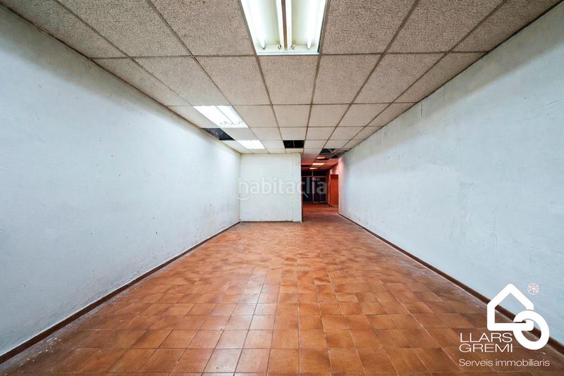 Foto 4abdbd1a-bd4b-4126-996b-83838ddf1008. Casa amb aparcament a Poble Sec Igualada