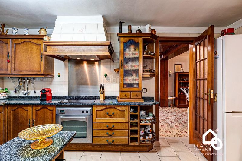 Foto e07ec5c8-3065-4d27-a51d-fa5d10f43666. Casa amb aparcament a Poble Sec Igualada