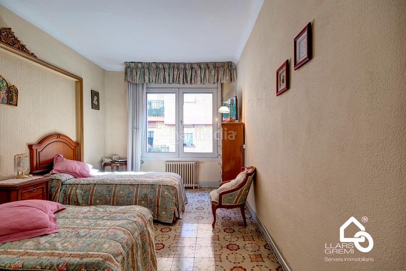Foto ff8073f1-6071-42f9-9f96-ae4cf17e6f69. Casa amb aparcament a Poble Sec Igualada